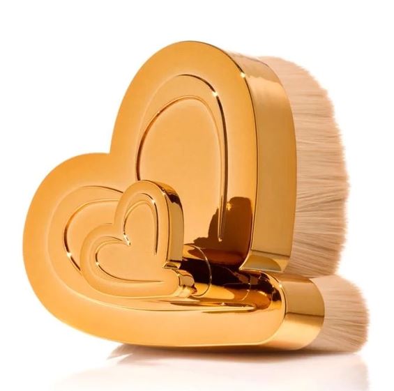 Beauty Creations Heart Shaped Body Glow Oil Brush